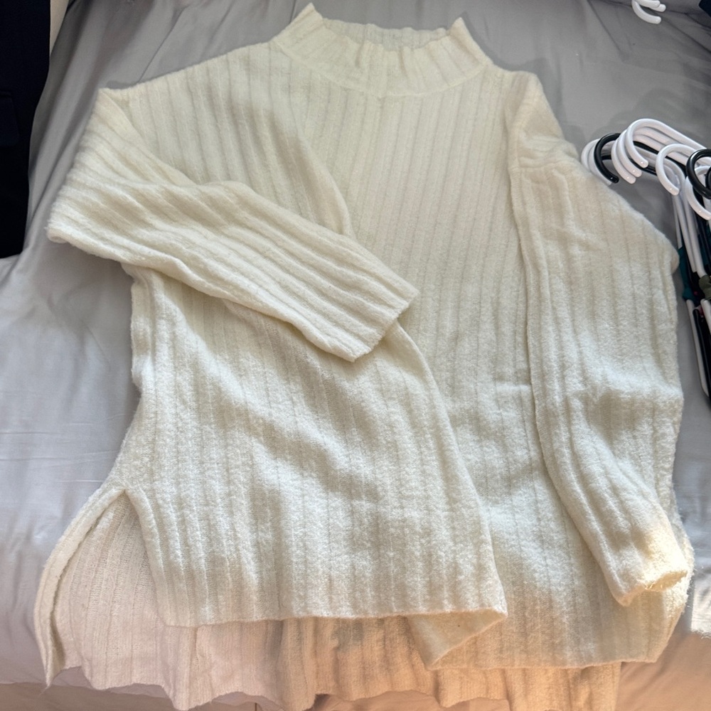 Oversized Cream Ribbed Sweater